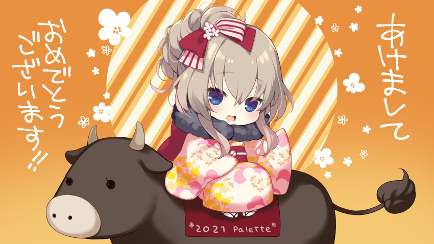 1girl 2021 9-nine- back_bow bangs black_fur blue_eyes bow brown_hair bull chibi chinese_zodiac commentary_request company_name dated eyelashes floral_background floral_print fur_collar hair_between_eyes hair_bow hair_bun highres honda_tamanosuke japanese_clothes kimono kujou_miyako long_hair long_sleeves looking_at_viewer official_art open_mouth orange_background pink_kimono pinstripe_bow raised_eyebrows red_bow red_sash sash sidelocks simple_background sitting sitting_on_animal sleeves_past_fingers sleeves_past_wrists smile solo sunflower_print translation_request waving wavy_hair wide_sleeves year_of_the_ox yukata