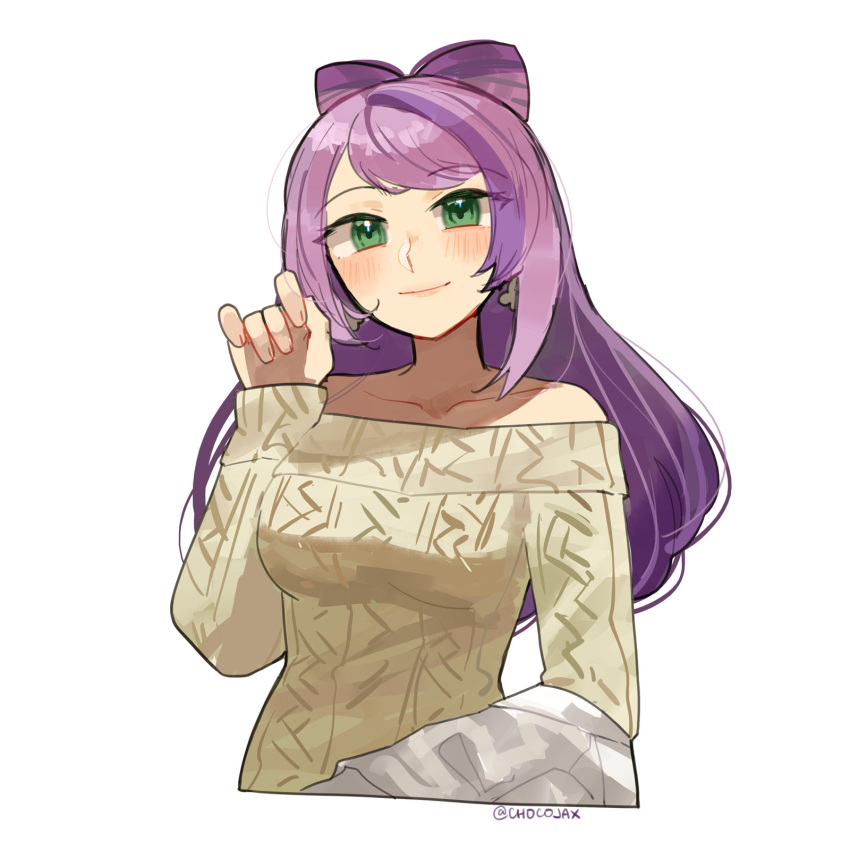 1girl bangs chocojax collarbone green_eyes hand_up highres looking_at_viewer miriam_(pokemon) off-shoulder_sweater off_shoulder pokemon pokemon_(game) pokemon_sv purple_hair smile solo sweater swept_bangs