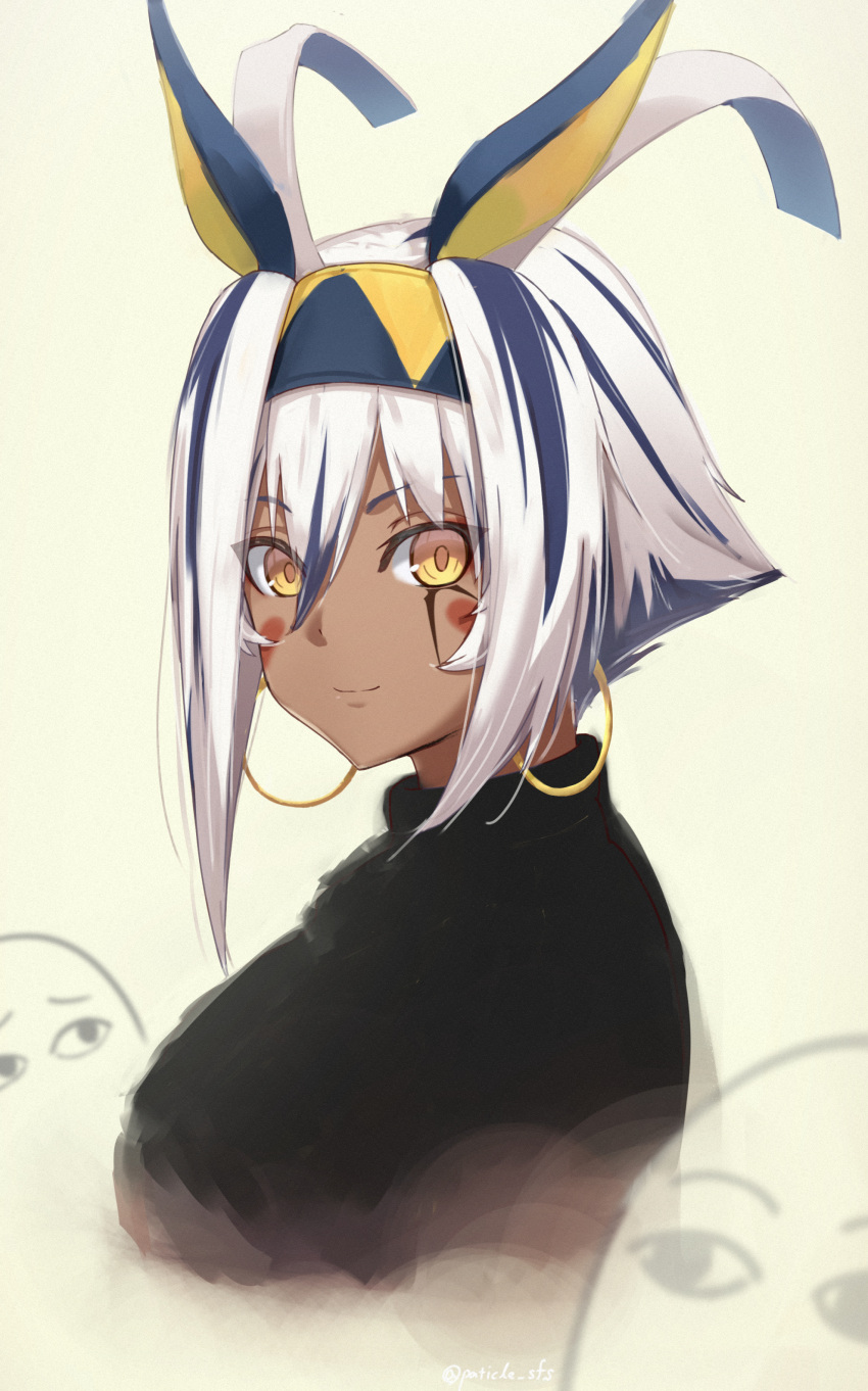 1girl absurdres black_sweater dark-skinned_female dark_skin earrings facial_mark fate/grand_order fate_(series) hairband highres hoop_earrings jewelry medjed_(fate) multicolored_hair nitocris_(fate) nitocris_alter_(fate) particle_sfs short_hair smile streaked_hair sweater white_hair yellow_eyes