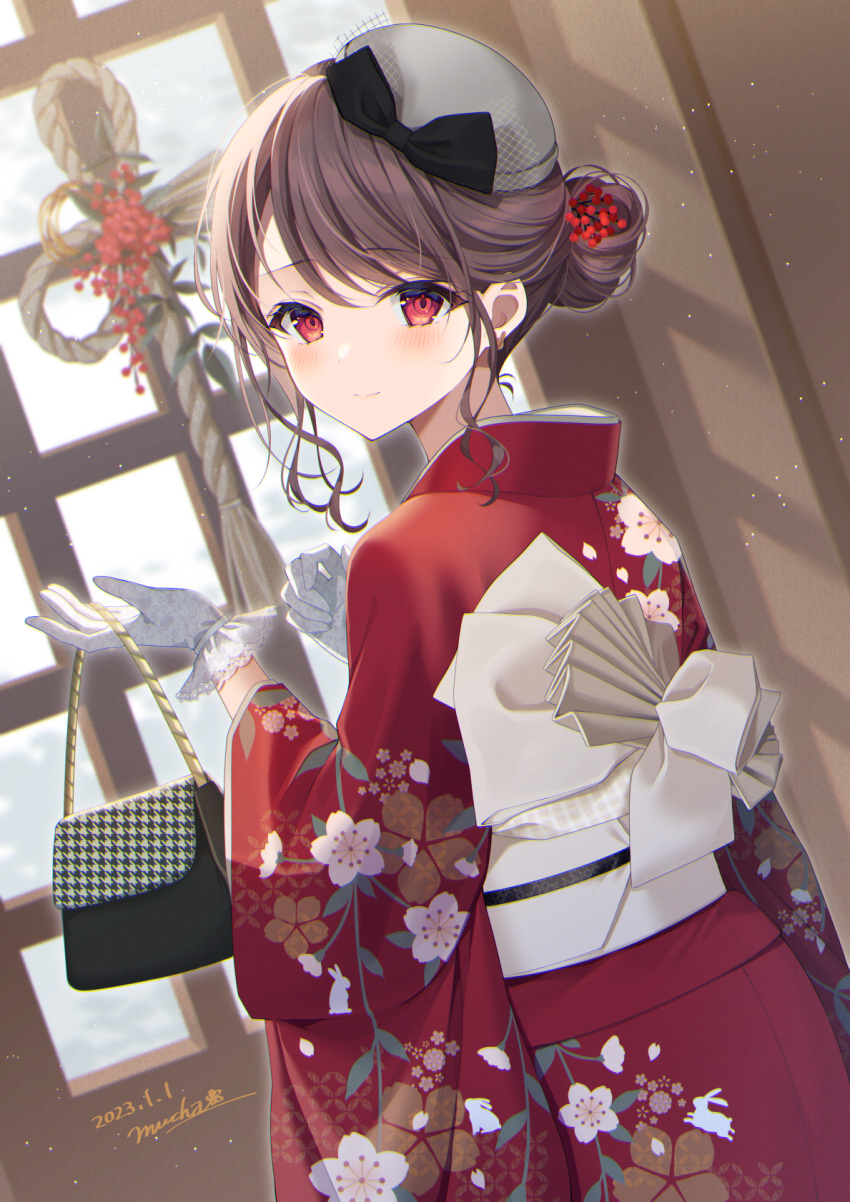 1girl bag bangs black_bow blush bow brown_hair closed_mouth commentary_request dated day floral_print from_behind gloves grey_gloves grey_headwear hair_bun hands_up hat hat_bow highres holding holding_bag houndstooth japanese_clothes kimono looking_at_viewer looking_back myusha obi original print_kimono red_eyes red_kimono sash signature smile solo swept_bangs tilted_headwear
