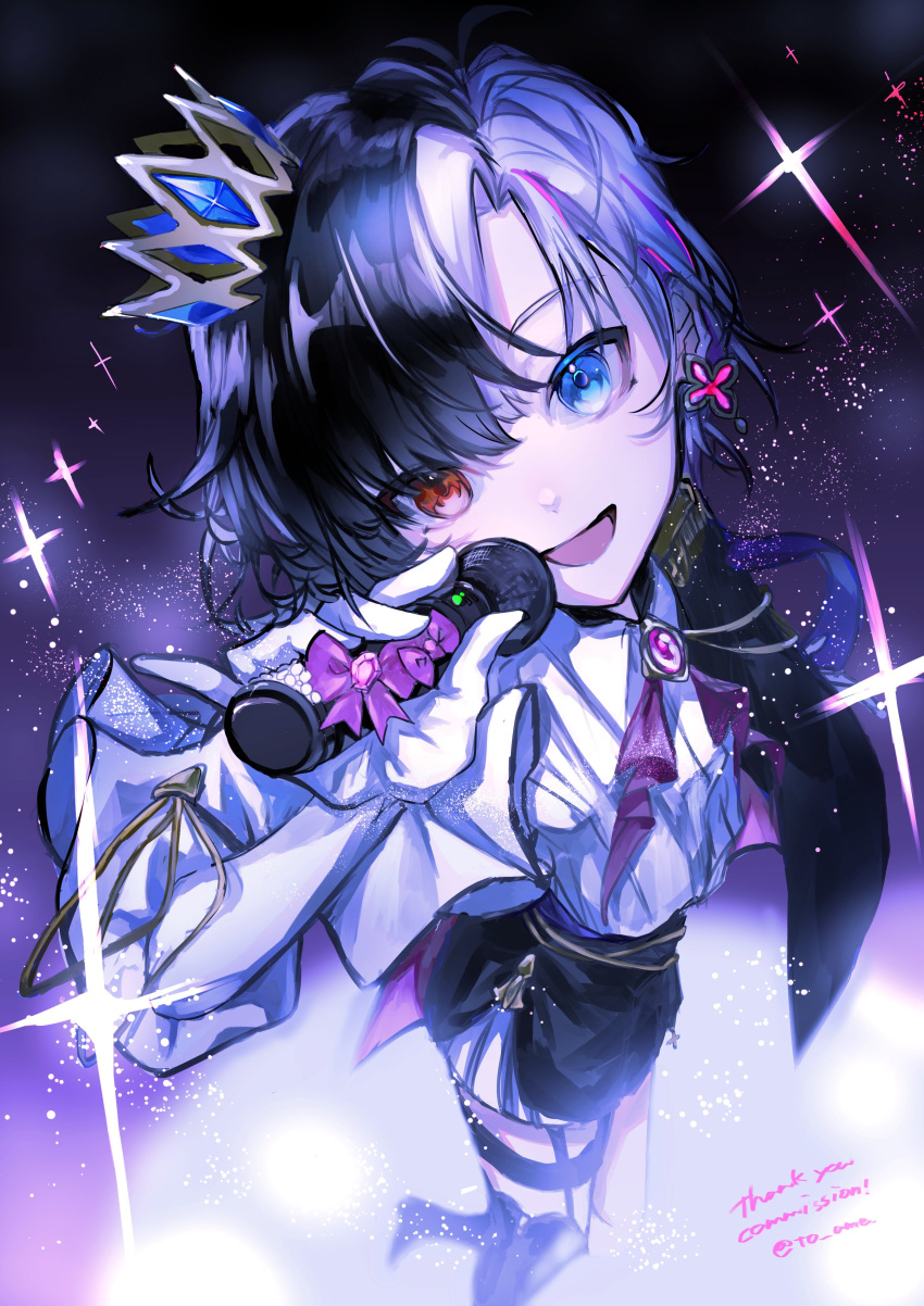 1girl absurdres bangs black_hair blue_eyes commission crown earrings english_text from_above gloves heterochromia highres holding holding_microphone idol_(vtuber_group) idol_corp jewelry juu_ame long_sleeves looking_at_viewer microphone multicolored_hair open_mouth red_eyes rin_penrose second-party_source short_hair skeb_commission smile solo sparkle virtual_youtuber white_hair