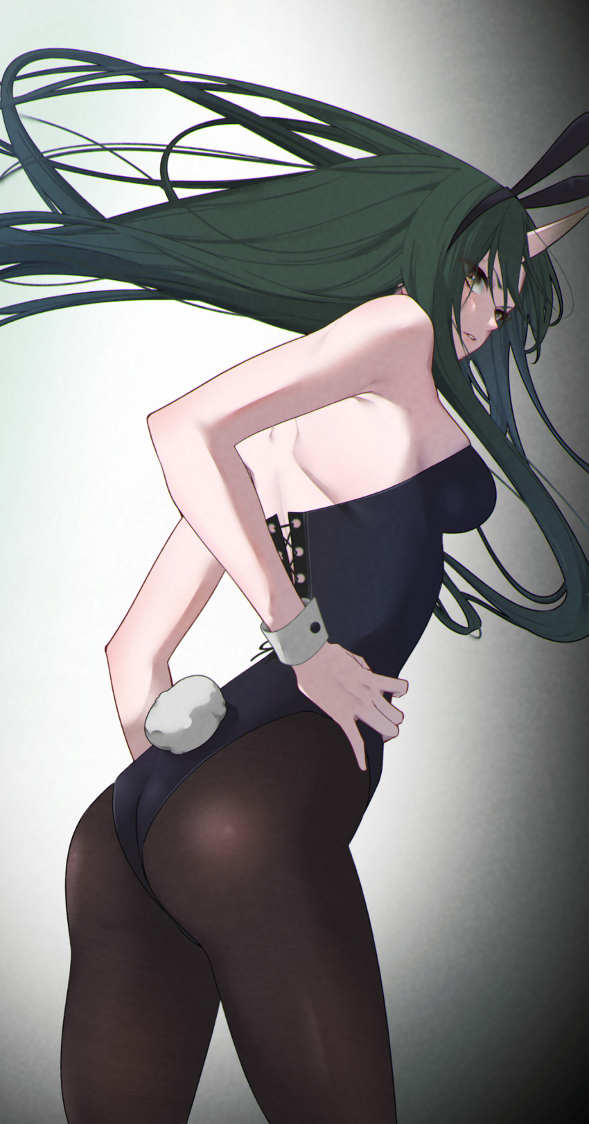 1girl absurdres animal_ears arknights armpits ass bare_shoulders black_hairband black_leotard black_pantyhose breasts cowboy_shot fake_animal_ears fake_tail from_side gradient_background green_hair grey_background hairband hand_on_hip highres horns hoshiguma_(arknights) kimo_suna large_breasts leotard long_hair looking_at_viewer looking_to_the_side pantyhose parted_lips playboy_bunny rabbit_ears rabbit_tail sideboob single_horn skin-covered_horns solo tail very_long_hair yellow_eyes