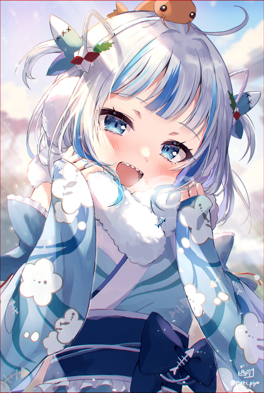 1girl :d absurdres ahoge animal_on_head bangs blue_eyes blue_hair blush breath commentary_request ebi-chan_(gawr_gura) fur_collar furisode gawr_gura hair_ornament highres hololive hololive_english japanese_clothes kimono long_sleeves looking_at_viewer multicolored_hair official_alternate_costume on_head outdoors piyoyanagi sharp_teeth shrimp smile streaked_hair teeth twitter_username upper_body virtual_youtuber white_hair