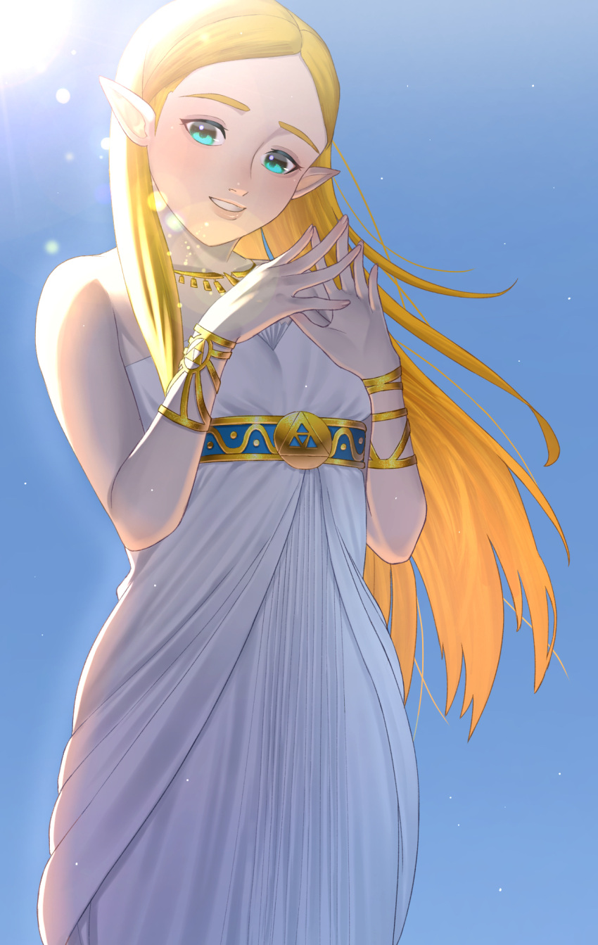 1girl blonde_hair bracelet breasts commentary_request dress green_eyes grin hair_behind_ear highres jewelry jimaku lens_flare long_hair pointy_ears princess_zelda small_breasts smile solo steepled_fingers strapless strapless_dress the_legend_of_zelda the_legend_of_zelda:_breath_of_the_wild triforce upper_body white_dress