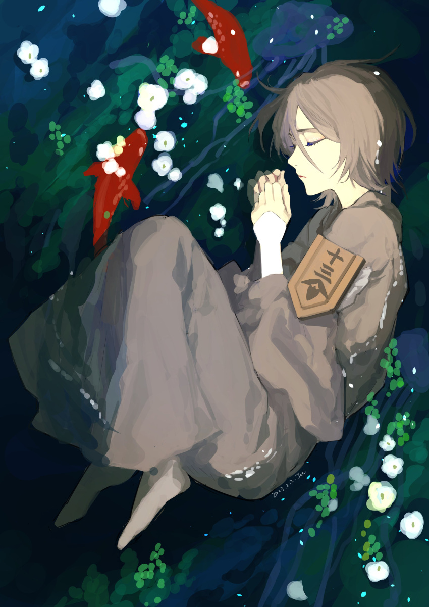 1girl absurdres badge black_hair black_hakama black_kimono bleach bleach:_the_thousand-year_blood_war closed_eyes fetal_position hakama highres japanese_clothes jou_(jo_jjo) kimono koi kuchiki_rukia parted_lips short_hair solo white_sleeves