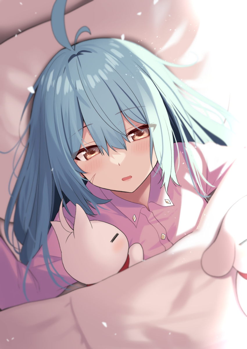 1girl =_= antenna_hair bangs bed blanket blue_hair blush cat collar commentary day dog eyes_visible_through_hair from_above hair_between_eyes half-closed_eyes hand_up highres indoors light_particles long_hair long_sleeves looking_at_viewer lying mahcdai messy_hair morning on_back original parted_lips pillow pink_shirt planol_note red_collar scar scar_on_cheek scar_on_face shirt sidelocks sleepy sunlight under_covers upper_body waking_up yellow_eyes