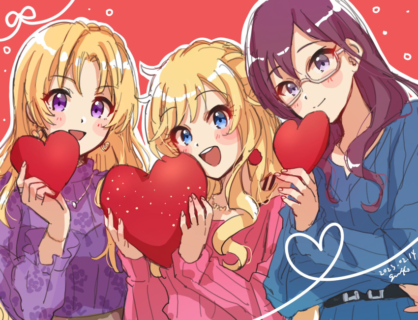 3girls blonde_hair blush dated floral_print grk_11601 heart highres holding holding_heart idolmaster idolmaster_cinderella_girls kiryu_tsukasa_(idolmaster) looking_at_viewer multiple_girls ohtsuki_yui outline purple_hair ribbed_shirt shirt signature simple_background smile upper_body valentine white_outline yagami_makino