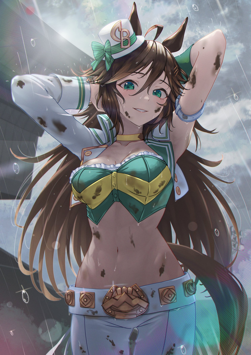 1girl ahoge animal_ears arm_strap armpits arms_up bow breasts brown_hair choker cleavage commentary_request cowboy_shot crop_top green_bow green_eyes green_shirt grin hair_between_eyes hat hat_bow highres horse_ears large_breasts long_hair long_sleeves looking_at_viewer midriff mini_hat mini_top_hat mr._c.b._(umamusume) nabe_puyo navel rain shirt single_sleeve smile solo standing stomach strapless strapless_shirt tail top_hat umamusume very_long_hair white_headwear yellow_choker