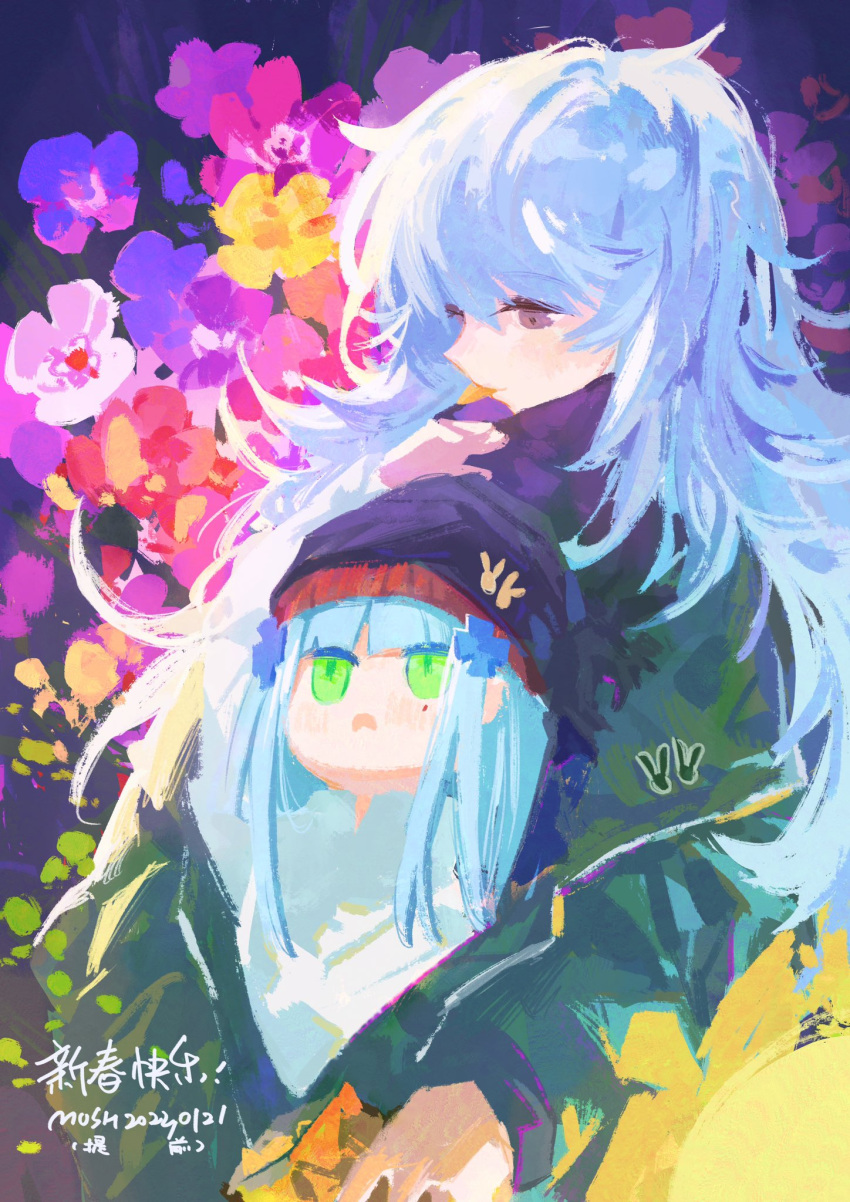 2girls aged_down beanie commentary_request eating floral_background g11_(girls'_frontline) girls'_frontline green_eyes green_jacket grey_hair hair_ornament hat highres hk416_(girls'_frontline) jacket long_hair looking_at_another messy_hair multiple_girls mush open_mouth role_reversal upper_body