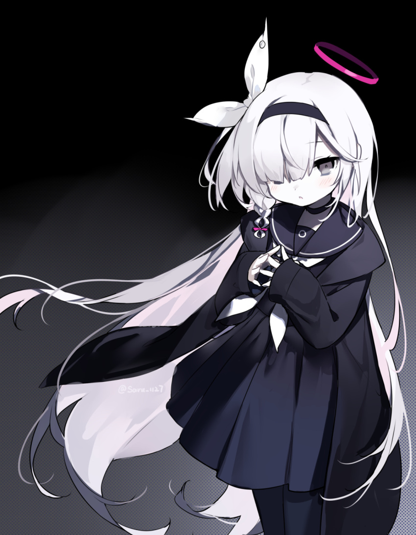 1girl a.r.o.n.a_(blue_archive) black_choker black_eyes black_hairband black_sailor_collar black_serafuku black_skirt blue_archive bow braid choker hair_bow hair_over_one_eye hairband halo highres long_hair neckerchief pleated_skirt sailor_collar saru school_uniform serafuku single_braid skirt solo twitter_username white_bow white_hair white_neckerchief