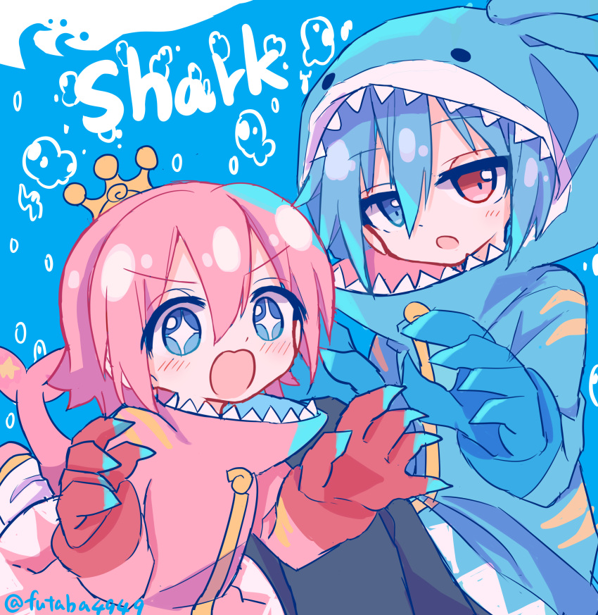 2boys absurdres alternate_costume animal_costume bangs blue_background blue_eyes blue_hair blush bubble crown futaba969649 heterochromia highres looking_at_viewer multiple_boys ocean_prince open_mouth pink_hair puyopuyo red_eyes shark shark_costume sig_(puyopuyo)