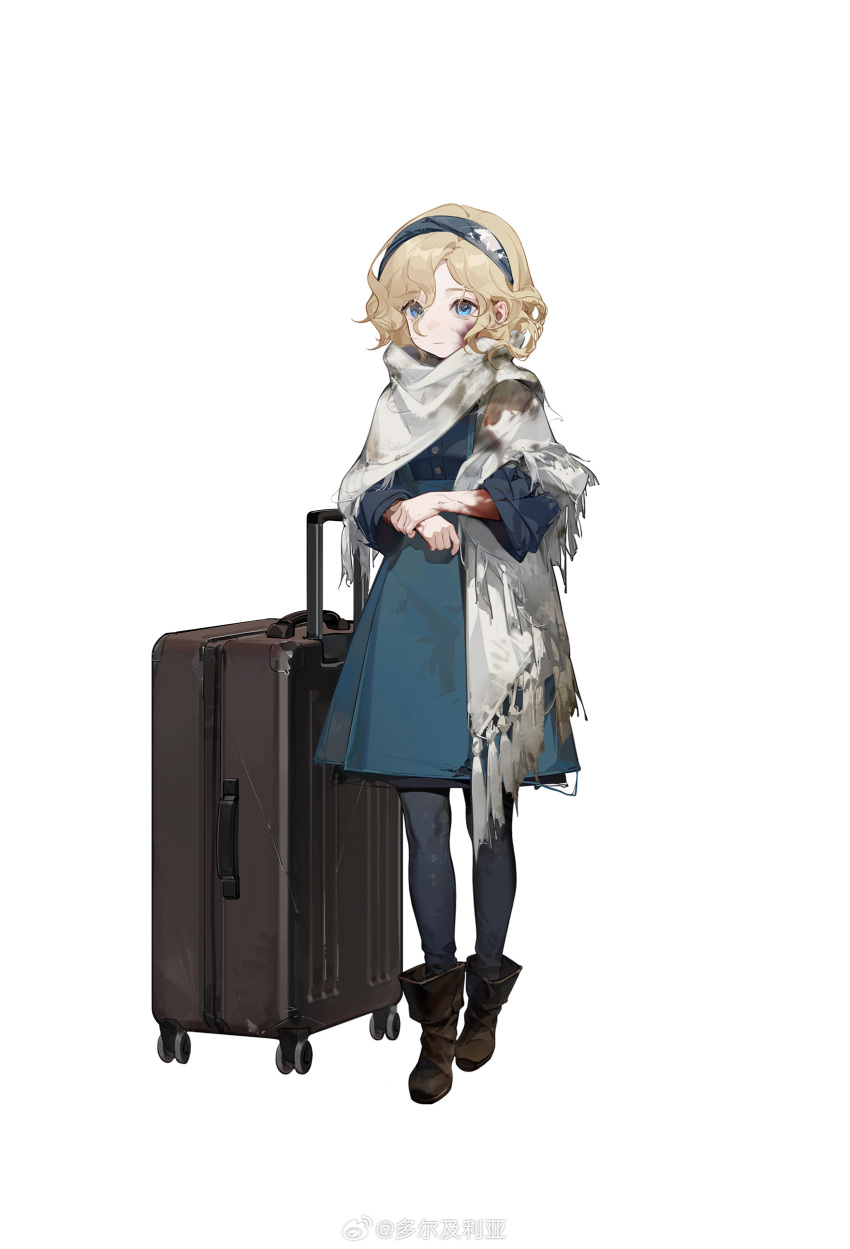 1girl absurdres ankle_boots black_leggings blonde_hair blood blood_on_arm blood_on_face blue_dress blue_eyes blue_hairband boots brown_footwear curly_hair dirty dirty_clothes dlgeria dress full_body girls'_frontline grey_shawl hairband hand_on_own_wrist highres leggings light_smile looking_at_viewer medium_dress official_art rolling_suitcase rosita_(girls'_frontline) shawl short_hair sleeves_past_elbows solo standing suitcase tachi-e weibo_logo weibo_username white_background