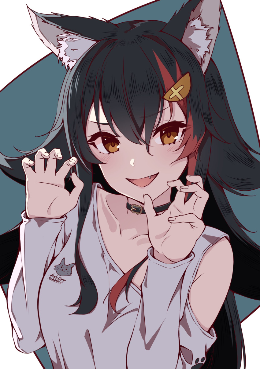 1girl absurdres animal_ear_fluff animal_ears black_choker black_hair blush choker claw_pose collarbone commentary_request dot_nose fang grey_shirt hair_ornament highres hololive komura_hiroto long_hair looking_at_viewer multicolored_hair official_alternate_costume ookami_mio ookami_mio_(3rd_costume) paw_print red_hair shirt simple_background solo streaked_hair virtual_youtuber wolf_ears wolf_girl yellow_eyes