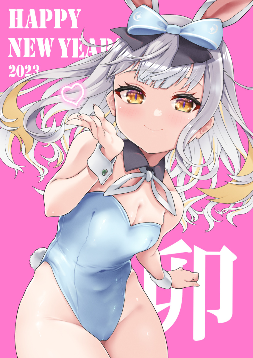 1girl 2023 absurdres animal_ears bare_legs blonde_hair blue_leotard bow breasts brown_eyes cleavage commentary_request covered_navel detached_collar grey_hair hair_bow happy_new_year heart highres leotard long_hair looking_at_viewer mochizuki_himari multicolored_hair pink_background playboy_bunny rabbit_ears rabbit_girl rabbit_tail simple_background small_breasts smile solo strapless strapless_leotard streaked_hair tail uni_create virtual_youtuber wrist_cuffs yunagi921