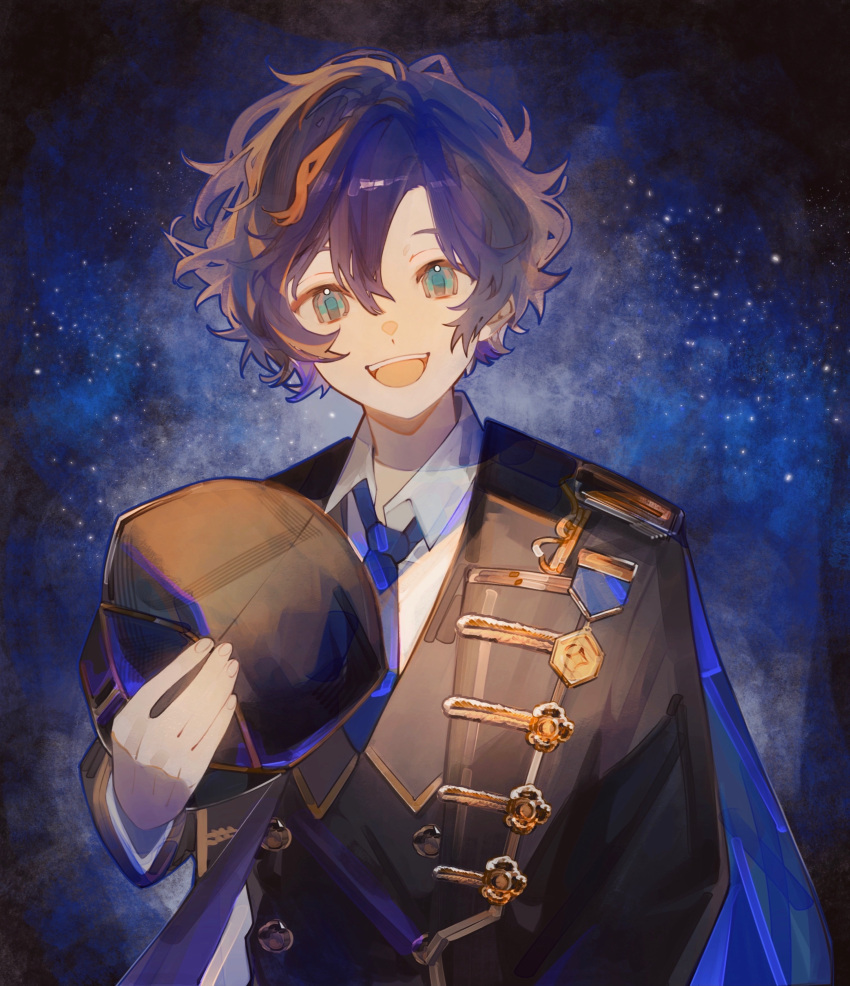 1boy absurdres astel_leda blonde_hair blue_capelet blue_necktie capelet galaxy green_eyes hair_between_eyes hat highres holding holding_clothes holding_hat holostars holostars_idol_uniform_(2nd_act) idol_clothes looking_at_viewer male_focus messy_hair multicolored_hair necktie night night_sky open_mouth short_hair sky smile star_(sky) streaked_hair teeth upper_body upper_teeth_only virtual_youtuber yuumii_0120