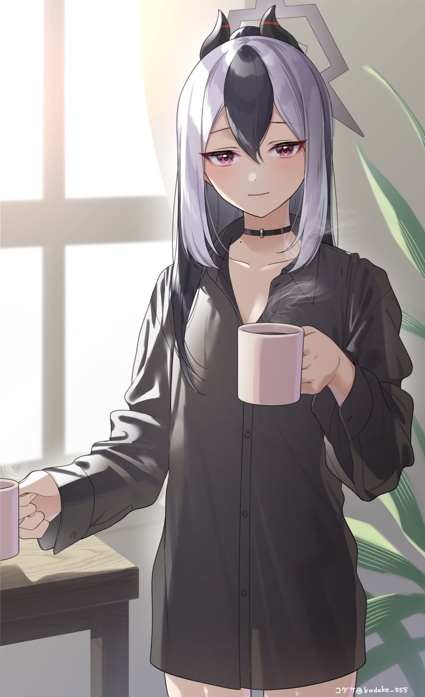 1girl absurdres black_hair black_shirt blue_archive choker collarbone cup demon_horns hair_down halo highres holding holding_cup horns kayoko_(blue_archive) looking_at_viewer mole mole_on_neck mug multicolored_hair no_wings shirt takeko_spla two-tone_hair white_hair