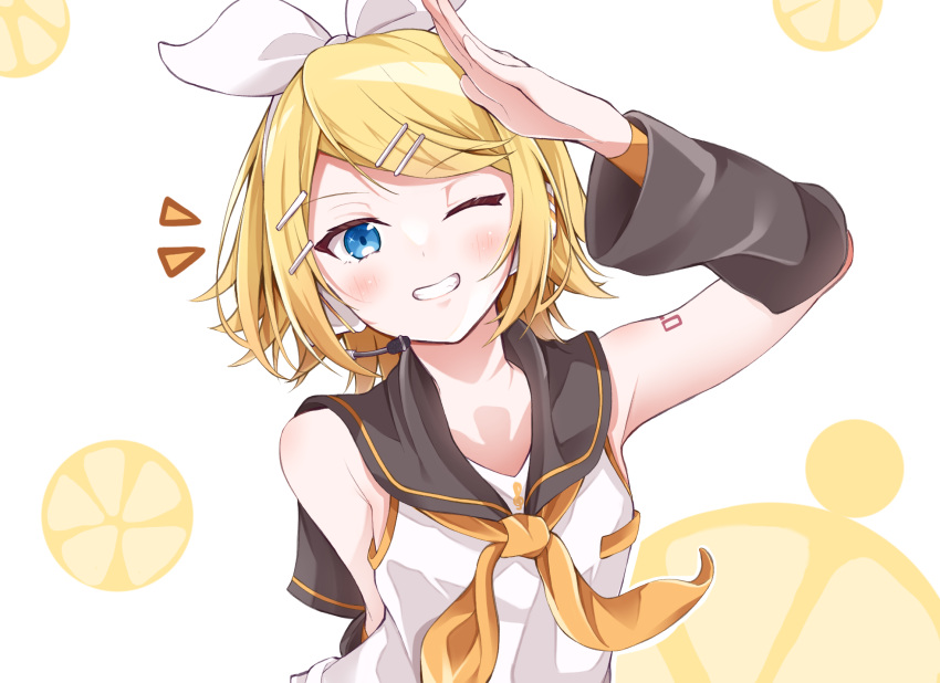 1girl arm_behind_back bare_shoulders blonde_hair blue_eyes bow detached_sleeves gray_ceon grin hair_bow hair_ornament hairclip headset highres kagamine_rin lemon_print light_blush looking_at_viewer medium_hair microphone one_eye_closed sailor_collar salute smile solo straight-on swept_bangs teeth upper_teeth_only vocaloid