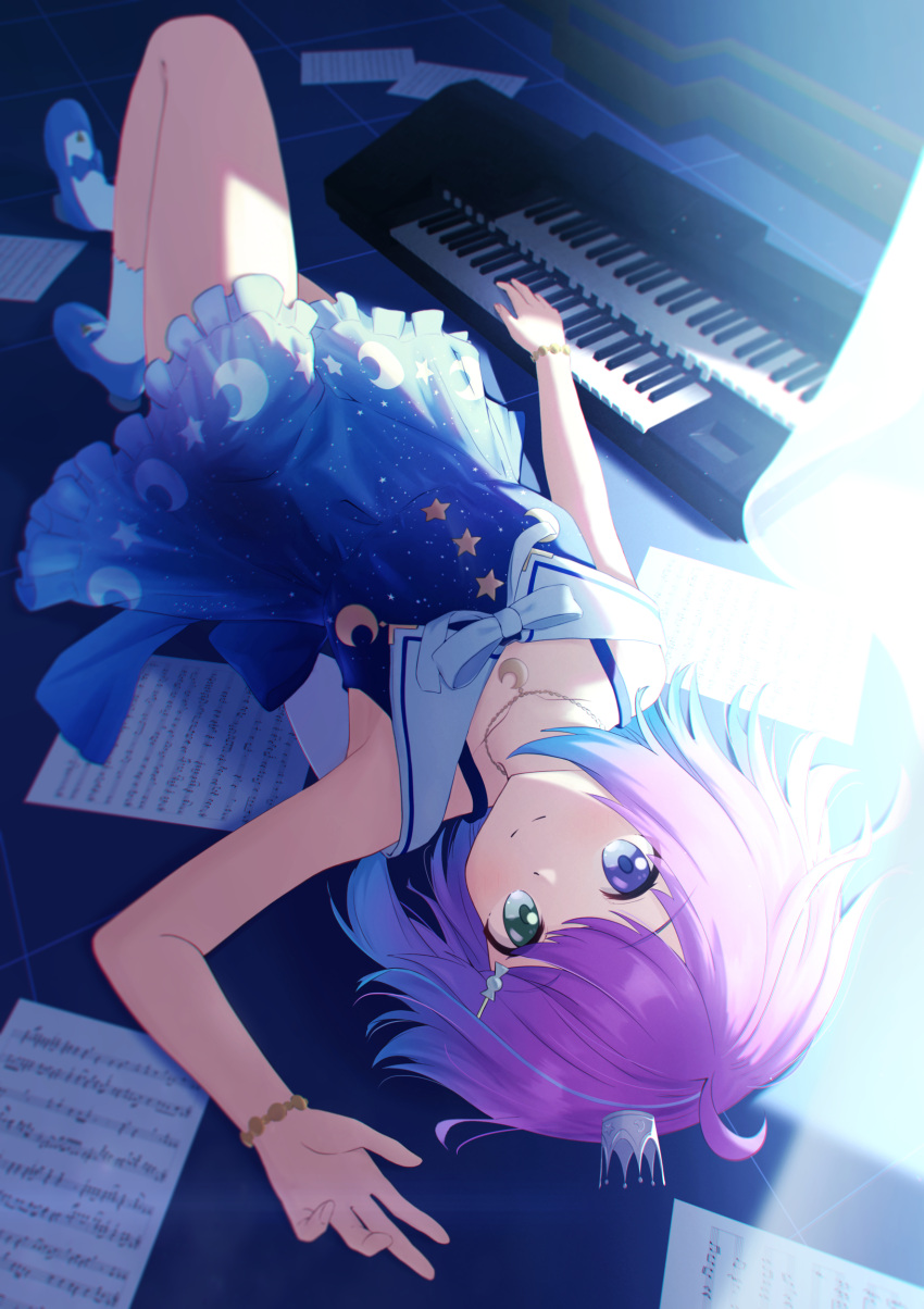 1girl absurdres blue_dress bracelet candy_hair_ornament closed_mouth crescent_necklace crescent_print crown dress food-themed_hair_ornament green_eyes hair_ornament hairclip heterochromia highres himemori_luna himemori_luna_(3rd_costume) hololive instrument iruto jewelry keyboard_(instrument) knee_up looking_at_viewer lying medium_hair mini_crown necklace off_shoulder official_alternate_costume official_alternate_hair_length official_alternate_hairstyle on_back on_floor print_dress purple_eyes sailor_collar sailor_dress shoes sleeveless smile socks solo starry_sky_print tilted_headwear upside-down virtual_youtuber white_sailor_collar white_socks