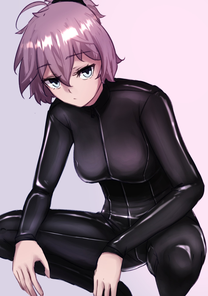 1girl absurdres aoba_(kancolle) black_bodysuit black_wetsuit bodysuit breasts commentary_request feet_out_of_frame gradient_background green_eyes grey_background highres ikadamo kantai_collection medium_breasts messy_hair ponytail purple_hair short_hair solo squatting