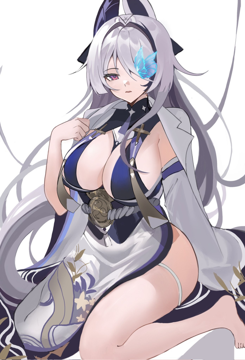 1girl azur_lane barefoot black_hair breasts butterfly_hair_ornament hair_intakes hair_ornament hair_over_one_eye hand_up highres japanese_clothes komuer large_breasts long_hair looking_at_viewer multicolored_hair parted_lips purple_eyes revealing_clothes simple_background solo streaked_hair toes unzen_(azur_lane) white_background white_hair
