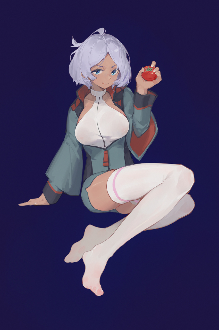1girl :q blue_background breasts commentary dark-skinned_female dark_skin flyinbunny food full_body green_eyes green_jacket gundam gundam_suisei_no_majo hand_up highres holding holding_food holding_vegetable jacket large_breasts long_sleeves looking_at_viewer no_shoes partially_unzipped secelia_dote shirt short_hair simple_background sitting smile solo thighhighs tomato tongue tongue_out vegetable white_hair white_shirt white_thighhighs