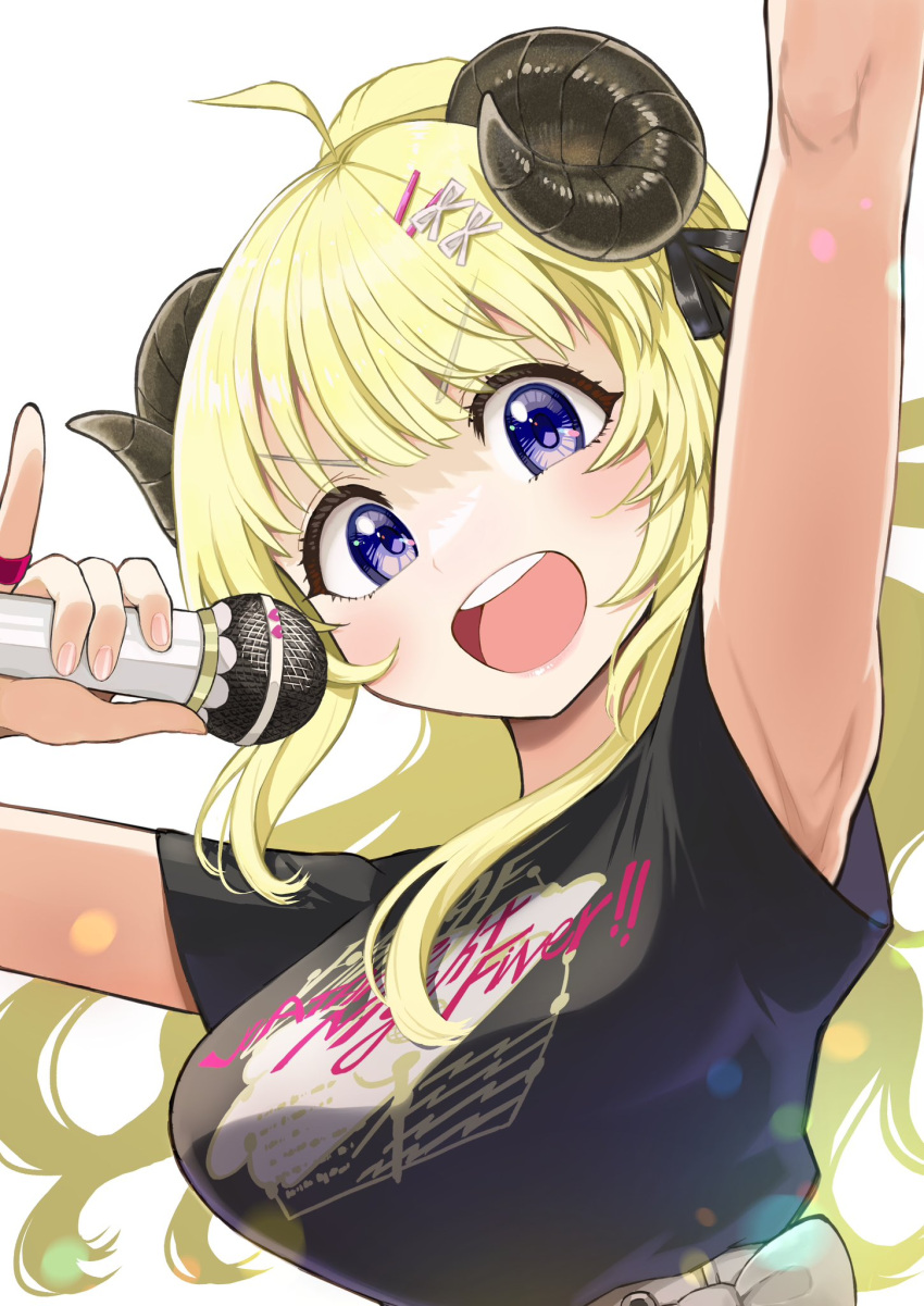 1girl ahoge arm_above_head armpits black_ribbon black_shirt blonde_hair blue_eyes breasts english_text hair_ornament hair_ribbon hairclip highres holding holding_microphone hololive horns jewelry large_breasts long_hair looking_at_viewer microphone open_mouth ribbon ring sheep_girl sheep_horns shirt short_sleeves simple_background smile solo teeth tsunomaki_watame tsunomaki_watame_(watame_night_fever!!) upper_body upper_teeth_only v-shaped_eyebrows white_background you_2023_8_16
