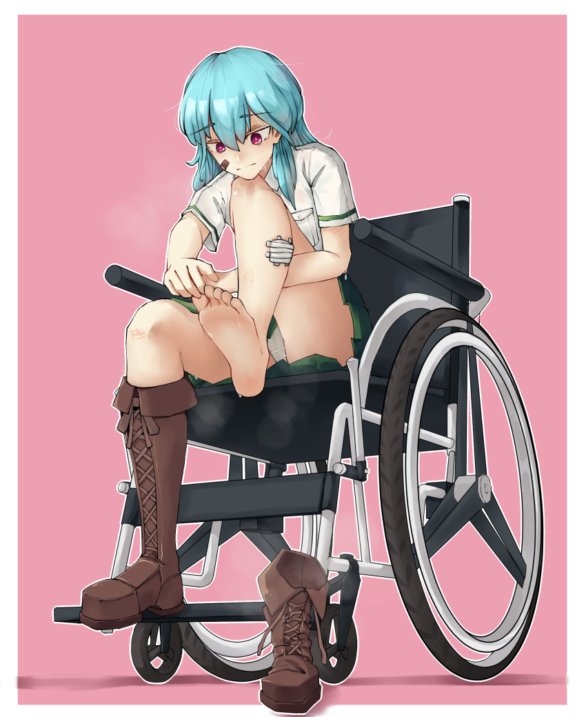 1girl aqua_hair bandaged_leg bandages bandaid bandaid_on_face barefoot boots border brown_footwear chinese_commentary closed_mouth commentary_request feet foot_up full_body green_skirt hair_between_eyes hakurei_fling highres knee_up long_hair miniskirt original panties pink_background pleated_skirt purple_eyes short_sleeves sidelocks single_boot sitting skirt smell soles solo steaming_body toes underwear wheelchair white_border white_panties
