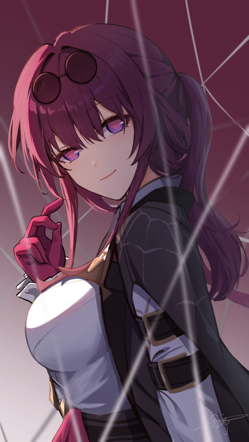 1girl absurdres breasts chinese_commentary closed_mouth commentary_request eyewear_on_head from_side gloves hand_up highres honkai:_star_rail honkai_(series) kafka_(honkai:_star_rail) kong_ting large_breasts long_hair looking_at_viewer looking_back ponytail purple_eyes purple_hair red_gloves round_eyewear shirt smile solo sunglasses upper_body white_shirt