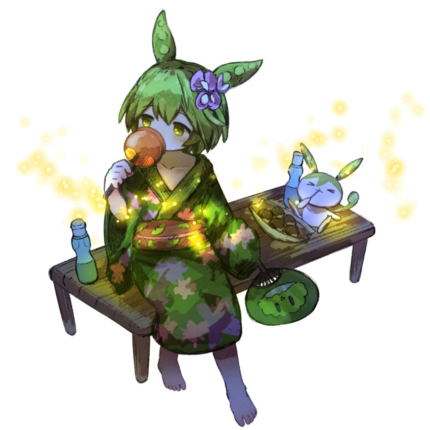 &gt;_&lt; 1girl alternate_costume arm_at_side barefoot bench bottle brown_sash candy_apple collarbone commentary_request creature_and_personification eating feet fireflies floral_print flower food green_hair green_kimono hair_flower hair_ornament hand_fan hand_up highres holding holding_fan japanese_clothes kimono long_sleeves obi obijime on_bench paper_fan potapon print_sash purple_flower ramune sash short_hair simple_background sitting sitting_on_bench sleeves_past_fingers sleeves_past_wrists solo takoyaki toes uchiwa voiceroid voicevox white_background wide_sleeves wooden_bench yellow_eyes yukata zundamon