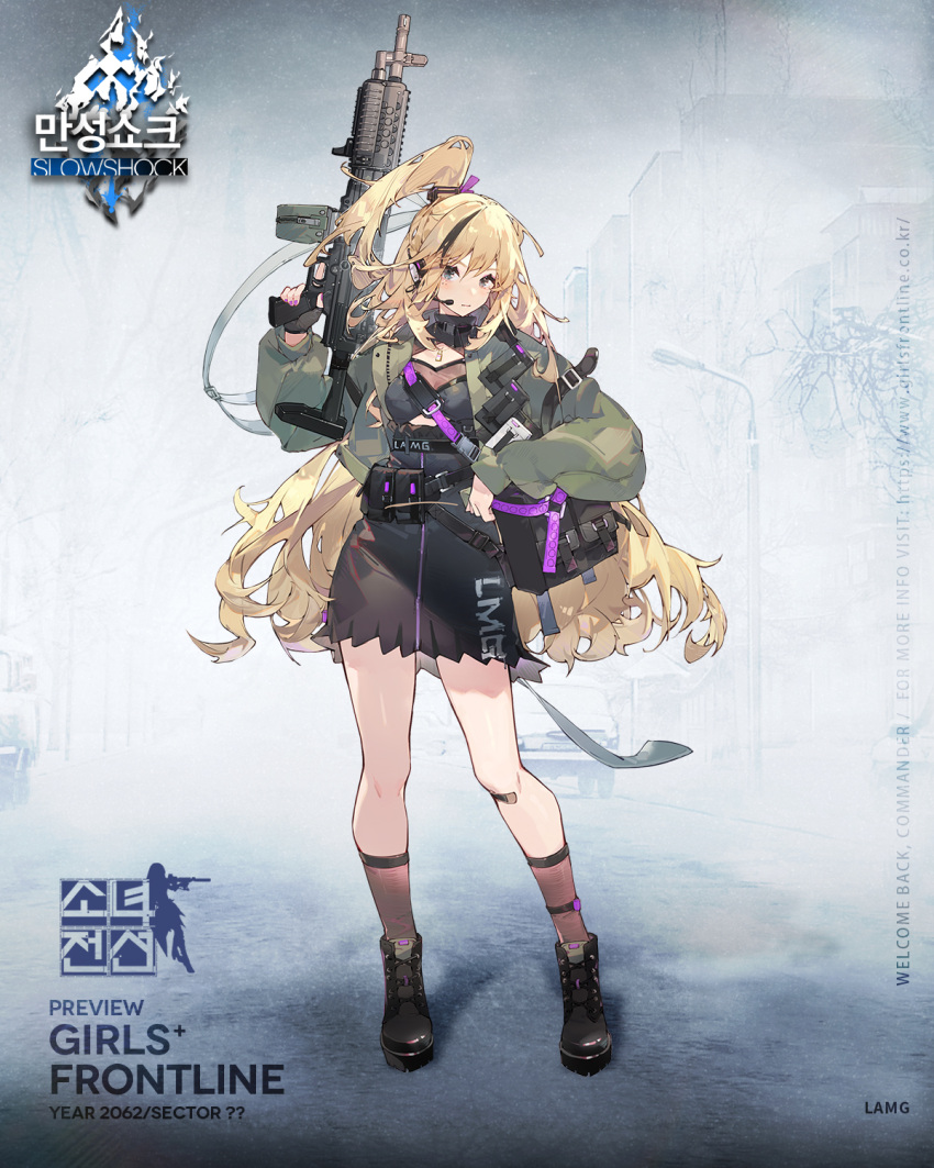 black_bag black_dress black_footwear black_hair blonde_hair boots chest_strap dress full_body girls'_frontline green_eyes green_jacket gun headset high_ponytail highres holding holding_gun holding_weapon jacket lamg_(girls'_frontline) long_hair looking_at_viewer machine_gun multicolored_hair official_art pouch purple_nails see-through see-through_socks sidelocks standing standing_on_one_leg very_long_hair wavy_hair weapon