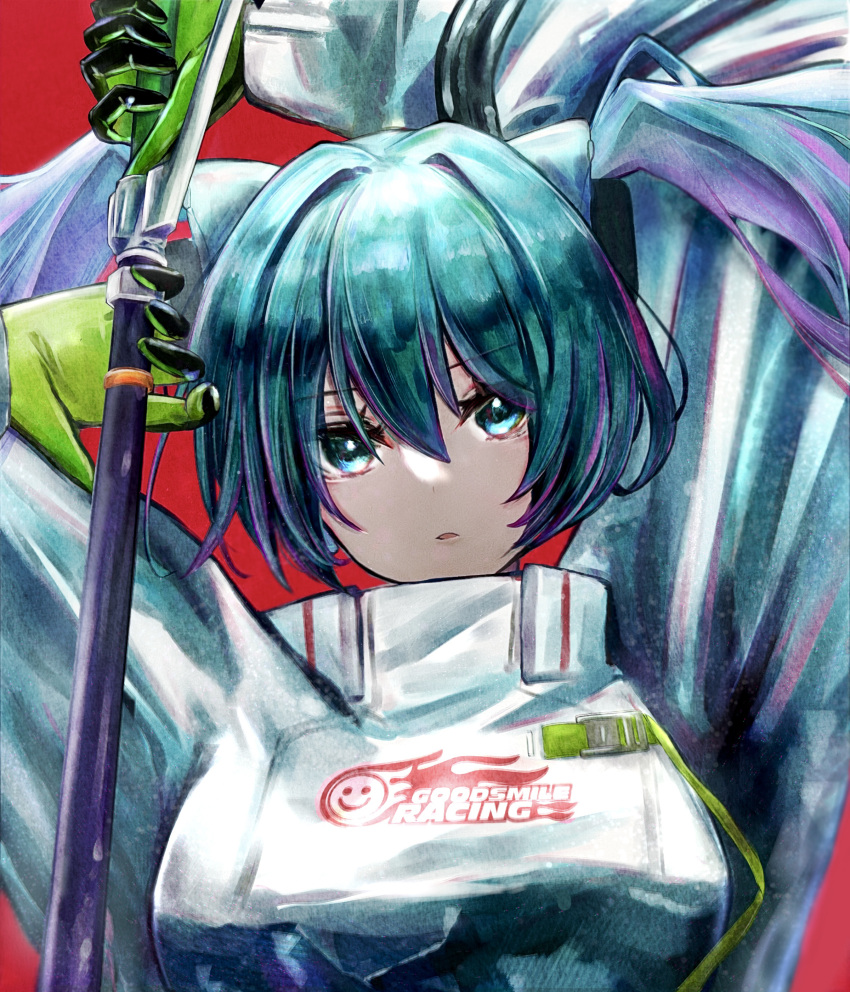 1girl absurdres aqua_eyes aqua_hair arms_up black_gloves breasts commentary_request gloves goodsmile_company goodsmile_racing green_gloves hair_ornament hatsune_miku highres holding holding_pole jacket looking_at_viewer maison_de_cante medium_breasts pole race_queen racing_miku racing_miku_(2022) red_background simple_background solo twintails two-tone_gloves upper_body vocaloid white_jacket