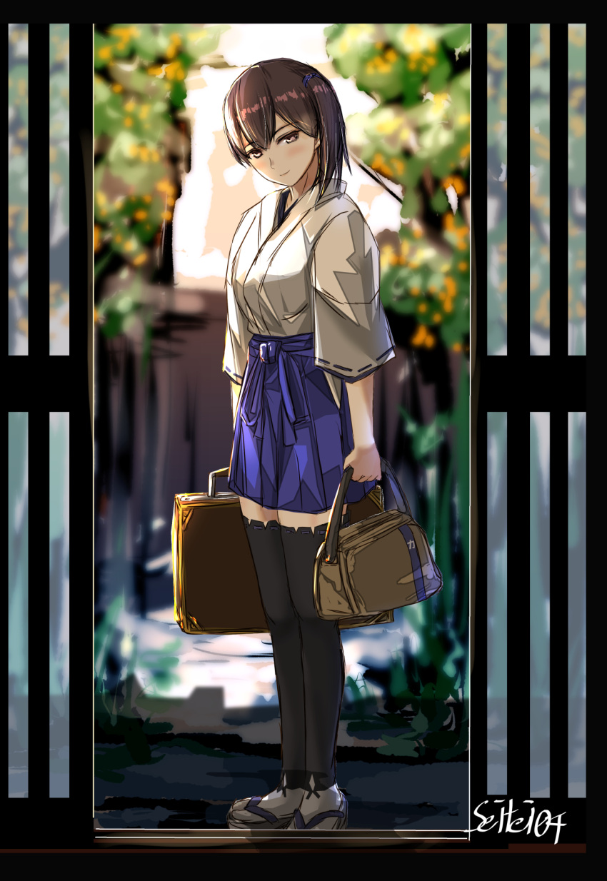 1girl artist_name bag black_thighhighs blue_hakama blurry blurry_background brown_hair closed_mouth commentary_request doorway full_body geta hakama hakama_short_skirt hakama_skirt highres holding holding_bag holding_suitcase japanese_clothes kaga_(kancolle) kantai_collection kimono long_hair looking_at_viewer pov_doorway redrawn seitei_(04seitei) side_ponytail skirt smile socks solo suitcase thighhighs white_kimono white_socks zettai_ryouiki