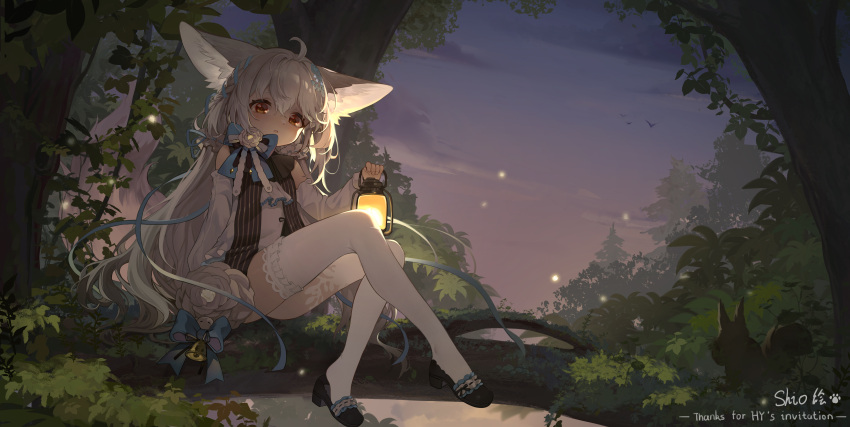 1girl absurdres ahoge animal_ear_fluff animal_ears artist_name bare_shoulders bell black_footwear blue_bow blue_ribbon bow braid chinese_commentary commentary_request commission detached_sleeves dress fox_ears fox_girl fox_tail hair_ribbon highres holding holding_lantern lantern long_hair looking_at_viewer low_twintails original outdoors parted_lips red_eyes revision ribbon sakurada_shiro shio_(7203802) sitting skeb_commission sleeveless sleeveless_dress solo squirrel tail thighhighs twintails very_long_hair white_hair white_sleeves white_thighhighs