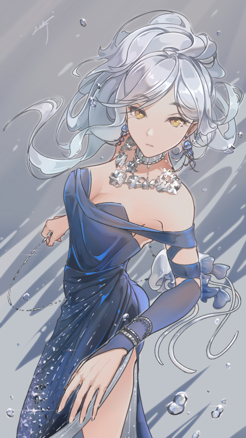 1girl artist_name blue_dress blue_gloves breasts cleavage cowboy_shot dress eternity_(reverse:1999) evening_gown fingerless_gloves gloves grey_background highres jellyfish_earrings jewelry long_dress long_hair looking_at_viewer medium_breasts necklace off-shoulder_dress off_shoulder parted_lips ponytail reverse:1999 shan_(shanshanshan114) signature single_glove solo water_drop white_hair yellow_eyes