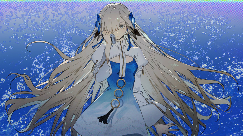 1girl asymmetrical_bangs blue_background blue_dress blue_flower blue_hair dress flower gradient_dress grey_eyes grey_hair hair_over_one_eye hair_spread_out hand_up highres holding isekai_joucho kamitsubaki_studio long_hair long_sleeves multicolored_hair nemophila_(flower) netsu_ijou_(utau) puffy_long_sleeves puffy_sleeves very_long_hair virtual_youtuber white_dress zhibuji_loom