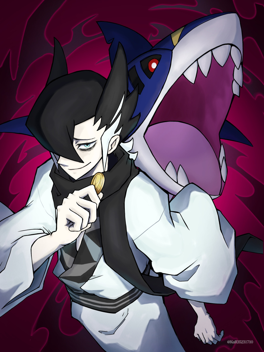 1boy absurdres aruke_(gter7727) black_hair black_sclera blue_eyes coin colored_sclera grimsley_(pokemon) highres holding holding_coin japanese_clothes kimono light_smile looking_at_viewer male_focus multicolored_hair open_mouth pokemon pokemon_(creature) pokemon_(game) pokemon_sm red_background scarf sharp_teeth sharpedo teeth twitter_username two-tone_hair white_hair