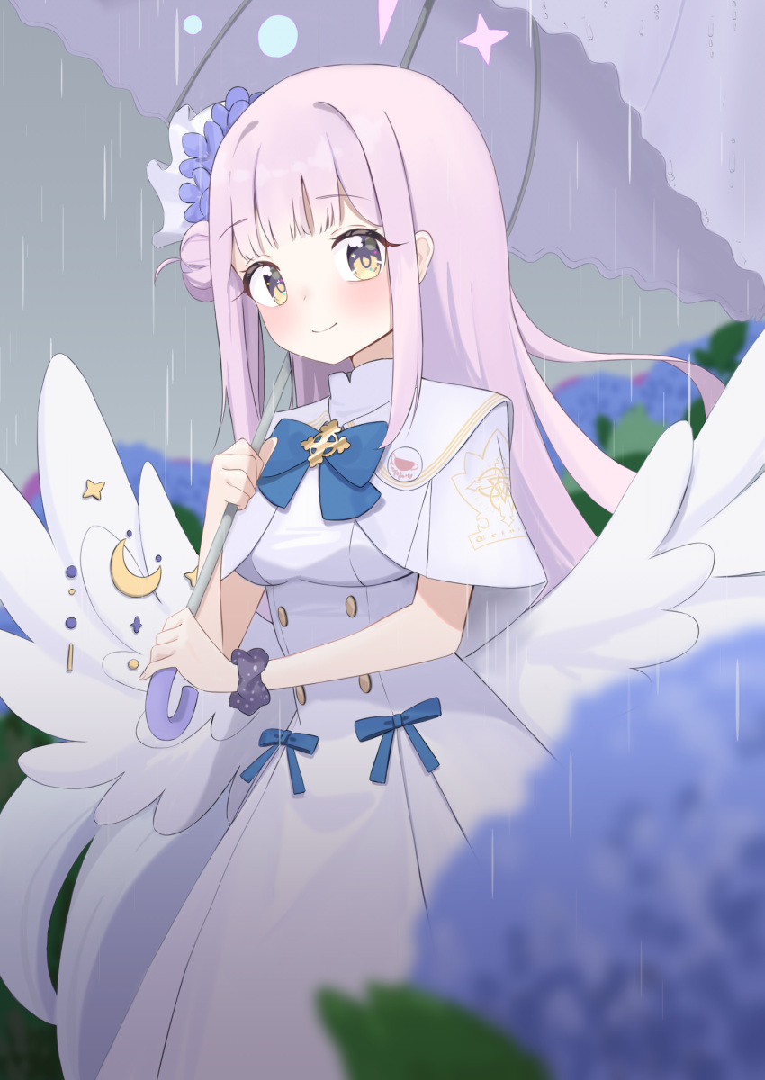 1girl badge blue_archive blue_bow blue_flower blue_ribbon blunt_bangs blurry blurry_foreground blush bow button_badge capelet commentary dress eyelashes flower grey_sky hair_bun highres hydrangea long_hair looking_at_viewer mika_(blue_archive) mugenmarine pink_hair purple_umbrella rain ribbon scrunchie single_side_bun sky smile solo umbrella white_capelet white_dress white_wings wings wrist_scrunchie yellow_eyes