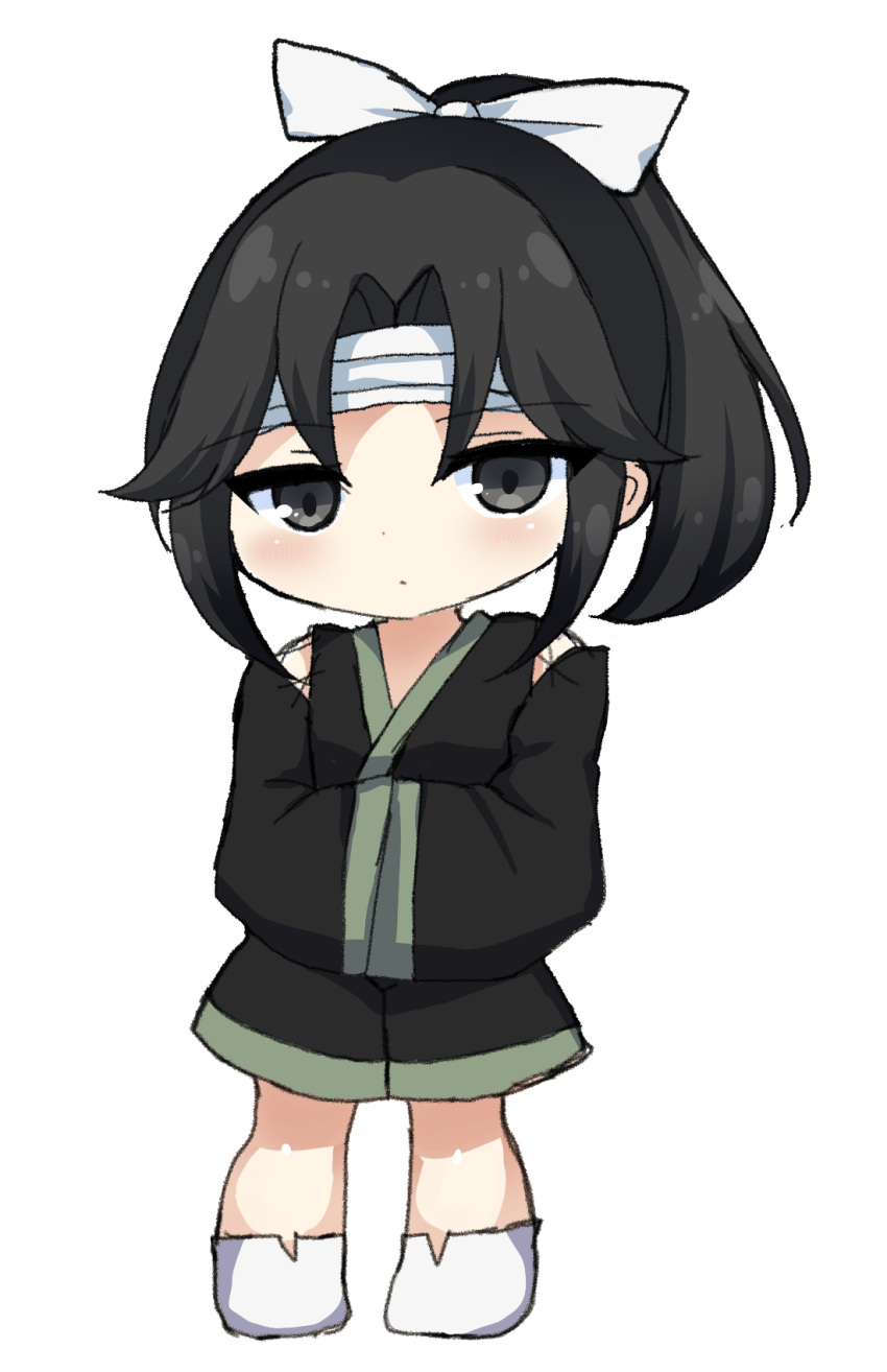1other androgynous black_eyes black_hair black_kimono black_shorts black_sleeves bow chibi closed_mouth commentary_request detached_sleeves expressionless fishnets green_trim hair_bow headband highres japanese_clothes jinbei_(clothes) jinbei_(len'en) kimono len'en light_blush long_hair long_sleeves looking_at_viewer ougi_hina own_hands_together ponytail shorts sleeves_past_fingers sleeves_past_wrists socks solo white_background white_bow white_headband white_socks