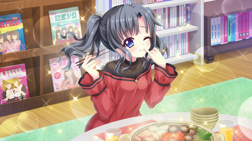 1girl black_hair black_shirt blue_eyes book bookshelf bowl chopsticks collarbone cup dot_nose dress drinking_glass film_grain finger_to_mouth food food_request game_cg holding holding_chopsticks itsumura_yukari izumi_tsubasu long_sleeves magazine_(object) napkin non-web_source off-shoulder_dress off_shoulder official_art one_eye_closed orange_juice puffy_long_sleeves puffy_sleeves re:stage! round_table rug shirt smile solo spaghetti_strap sparkle table two_side_up vegetable wooden_floor