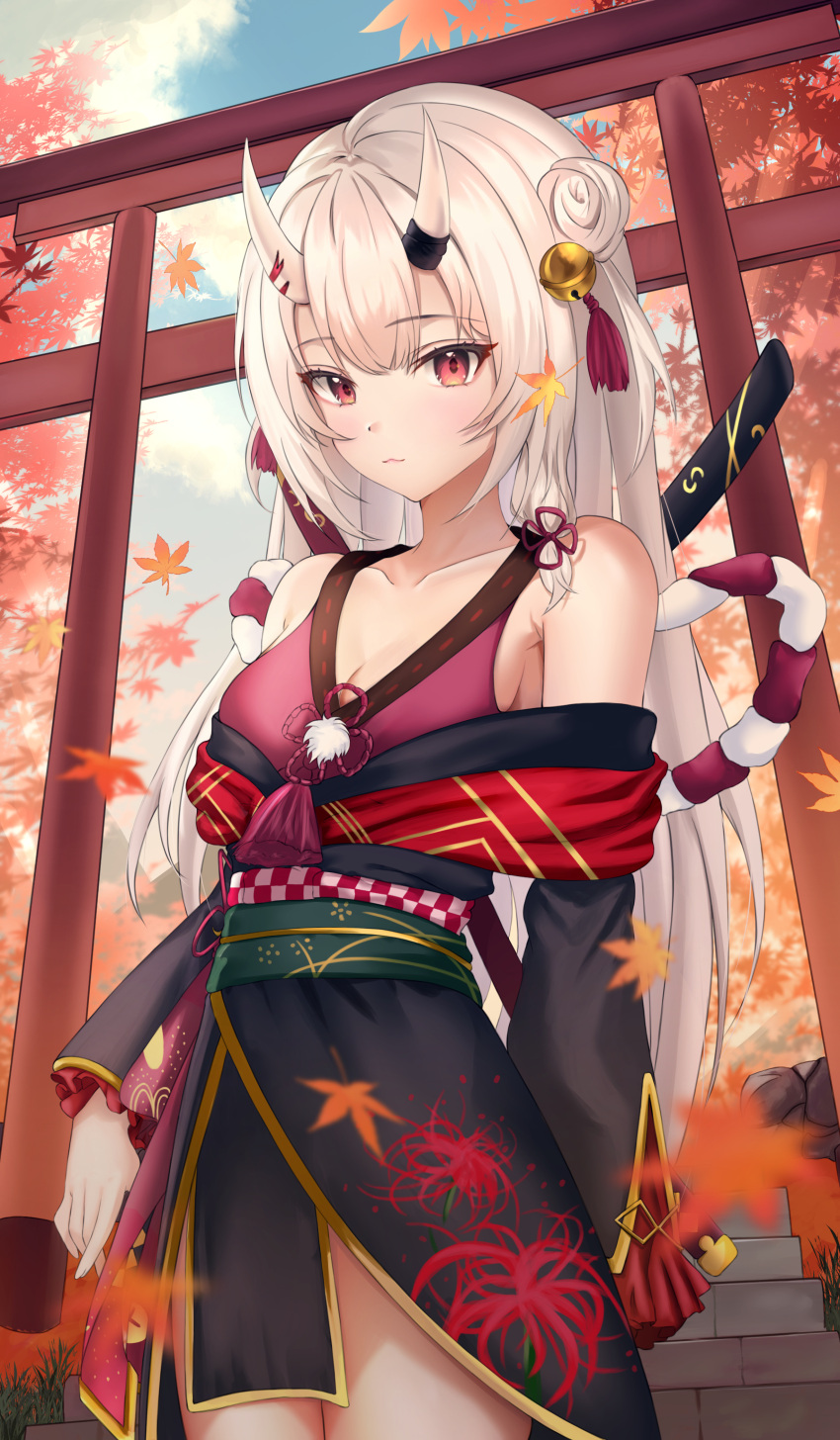 1girl absurdres arm_behind_back autumn autumn_leaves back_bow bare_shoulders bell black_kimono blue_sky bow breasts cleavage closed_mouth cloud collarbone commentary_request cowboy_shot day falling_leaves floral_print frilled_sleeves frills gold_trim hair_bell hair_bun hair_ornament highres hololive horns japanese_clothes jingle_bell katana kimono kouhaku_nawa leaf long_hair long_sleeves looking_at_viewer medium_breasts nakiri_ayame nakiri_ayame_(1st_costume) off_shoulder oni oni_horns outdoors raurashun red_eyes red_kimono rope shimenawa short_kimono sky sleeveless sleeveless_kimono solo standing sword torii virtual_youtuber weapon white_hair wide_sleeves