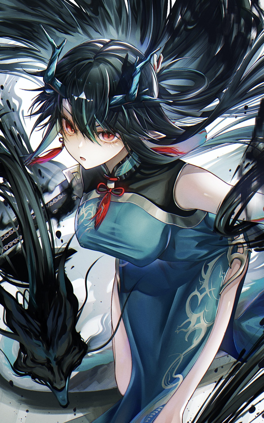 1girl arknights bare_shoulders black_hair bow china_dress chinese_clothes dragon_girl dragon_horns dress dusk_(arknights) dusk_(everything_is_a_miracle)_(arknights) earrings foreshortening green_hair hair_between_eyes hair_spread_out highres horns ink jewelry leaning_forward long_bangs long_hair multicolored_hair official_alternate_costume parted_lips pelvic_curtain pointy_ears print_dress red_bow red_eyes senju_yosiyuki sleeveless sleeveless_dress slit_pupils solo streaked_hair sword tassel tassel_earrings very_long_hair weapon