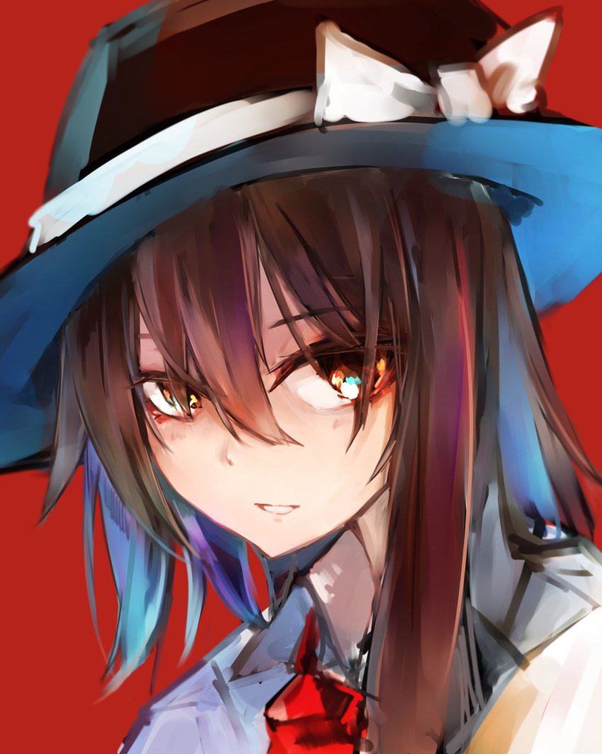 1girl absurdres bow brown_hair collared_shirt fedora hat hat_bow hat_ribbon headshot highres looking_at_viewer medium_hair necktie red_background ribbon safutsuguon shirt solo teeth touhou usami_renko white_shirt