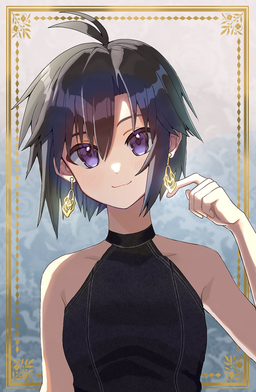 1girl :3 adjusting_earrings ahoge alternate_costume antenna_hair arm_at_side bare_arms bare_shoulders black_dress black_hair border breasts closed_mouth collarbone commentary_request dangle_earrings dot_nose dress earrings floral_background gold_border gold_earrings gradient_background hair_between_eyes halter_dress halterneck hand_up head_tilt highres idolmaster idolmaster_(classic) inset_border jewelry kikuchi_makoto light_blush long_bangs makomako_uo ornate_border purple_eyes short_hair sidelocks sleeveless sleeveless_dress small_breasts smile solo standing straight-on straight_hair swept_bangs upper_body