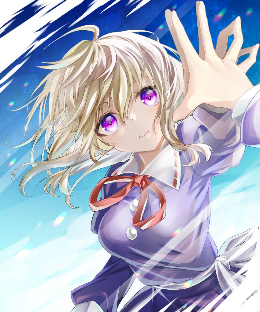 1girl absurdres blonde_hair blue_background breasts dress highres kinese_(katasutorohu) long_sleeves looking_at_viewer maribel_hearn medium_hair no_headwear parted_lips purple_dress purple_eyes reflection solo touhou upper_body