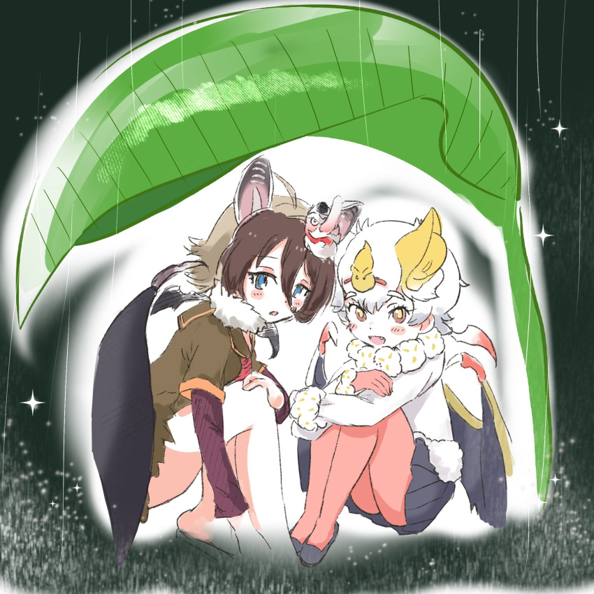 animal_ears bat_ears bat_girl bat_wings black_skirt blonde_hair blue_eyes blush brown_hair fur-trimmed_sleeves fur_collar fur_trim green_shirt green_skirt highres hilgendorf's_tube-nose_bat_(kemono_friends) honduran_white_bat_(kemono_friends) ieinu_account kemono_friends knees_to_chest leaf leaf_umbrella light_brown_hair long_sleeves mask mask_on_head multicolored_hair neckerchief orange_eyes pantyhose pleated_skirt purple_sleeves rain red_neckerchief red_pantyhose sailor_collar school_uniform serafuku shirt short_hair short_sleeves sitting skirt sweater tengu_mask two-tone_hair white_fur white_hair white_sweater wings