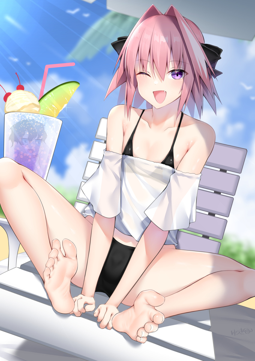 1boy astolfo_(fate) bare_legs bare_shoulders barefoot beach bikini bow fang fate/grand_order fate_(series) hair_bow happy highres kitajima_yuuki looking_at_viewer male_focus multicolored_hair off_shoulder one_eye_closed open_mouth otoko_no_ko pink_hair purple_eyes sand sitting skin_fang smile soles solo streaked_hair swimsuit toes white_hair