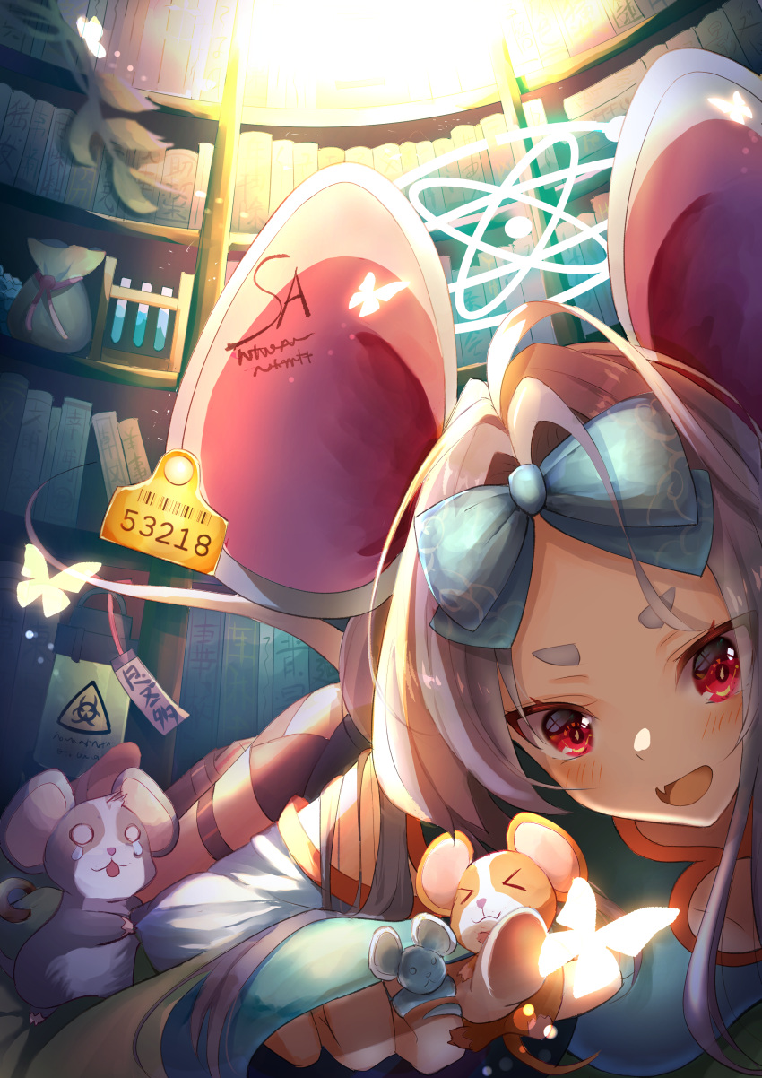 1girl absurdres animal_ears aonaginemuri biohazard_symbol blue_archive bow ear_tag fang grey_hair hair_bow halo highres mouse mouse_ears mouse_girl mouse_tail parted_bangs red_eyes saya_(blue_archive) short_eyebrows skin_fang solo tail two_side_up white_hair