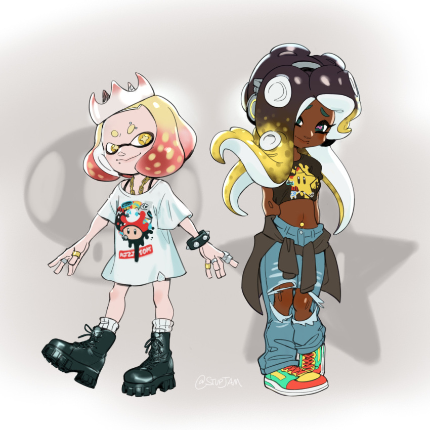 +_+ 2girls alternate_costume arms_behind_back black_hair blonde_hair cephalopod_eyes chain_necklace closed_mouth cropped_shirt crown dark-skinned_female dark_skin foot_up full_body green_eyes headphones highres jewelry legs_apart long_hair looking_at_viewer marina_(splatoon) mario_(series) medium_hair midriff mole mole_under_mouth multicolored_hair multiple_girls navel navel_piercing necklace octarian pants pantyhose pearl_(splatoon) piercing pink_pupils power_star_(mario) red_hair ring shirt shoes short_sleeves shorts smile socks splatoon_(series) splatoon_2 standing standing_on_one_leg stomach stup-jam suction_cups super_mushroom t-shirt tentacle_hair torn_clothes torn_pantyhose yellow_eyes