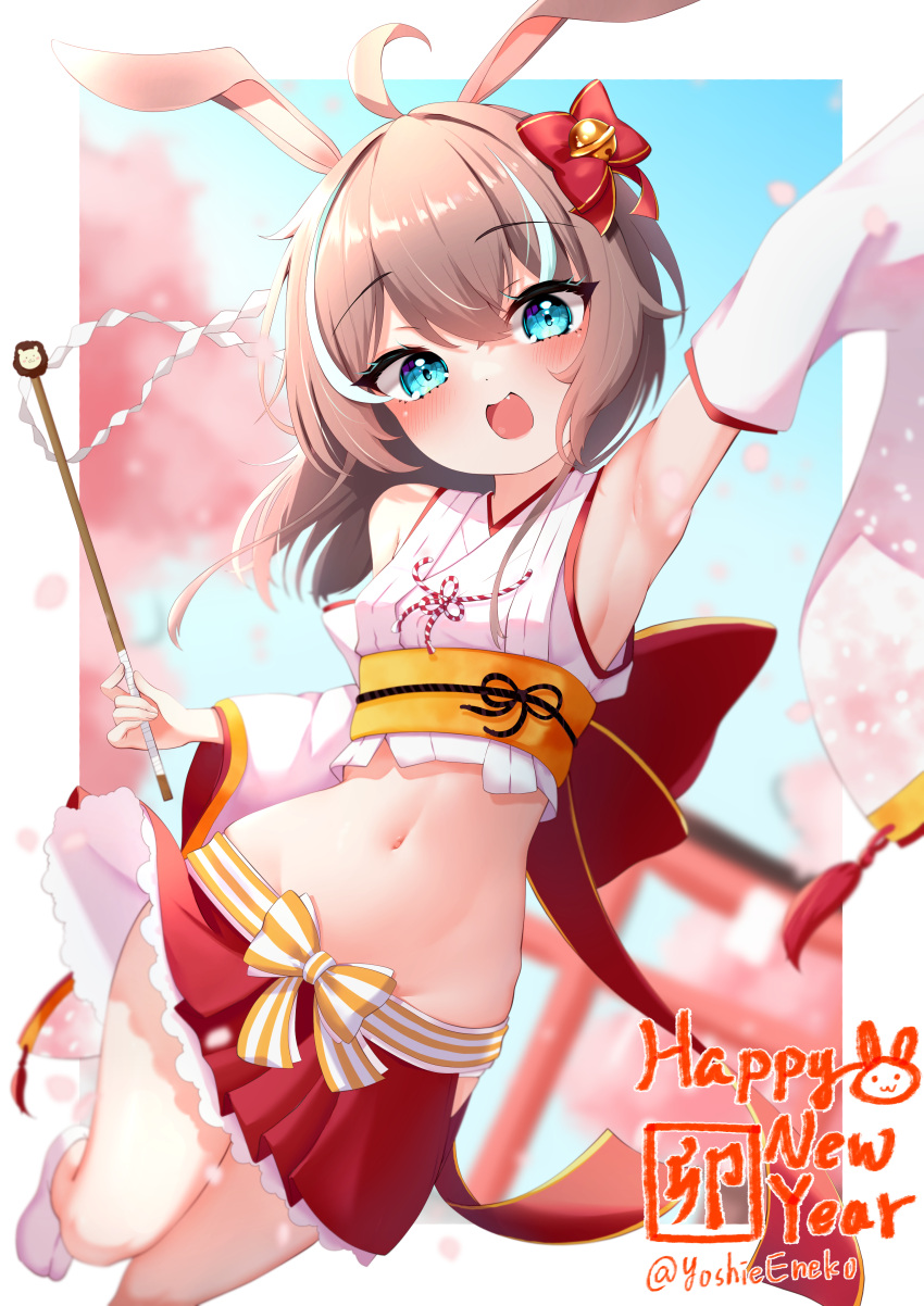 1girl absurdres ahoge animal_ears aqua_eyes armpits bare_shoulders bell blurry blurry_background bow breasts cherry_blossoms cropped_kimono crossed_bangs detached_sleeves dutch_angle eyelashes falling_petals fang floral_print foot_out_of_frame frills gohei hair_between_eyes highres hip_vent holding hololive japanese_clothes jingle_bell kimono long_hair looking_at_viewer midriff multicolored_hair natsuiro_matsuri natsuiro_matsuri_(new_year) navel new_year no_shoes nontraditional_miko obi obijime official_alternate_costume open_mouth orange_sash petals rabbit_ears red_bow sash sideboob sleeveless sleeveless_kimono small_breasts socks solo standing standing_on_one_leg stomach streaked_hair striped striped_bow tabi twitter_username virtual_youtuber white_hair white_kimono white_socks wide_sleeves yoshie_eneko