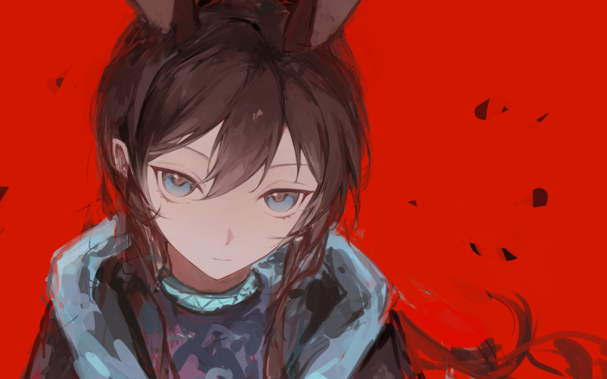 1girl amiya_(arknights) animal_ears arknights black_hair blue_eyes closed_mouth lch long_hair looking_at_viewer rabbit_ears red_background simple_background solo upper_body